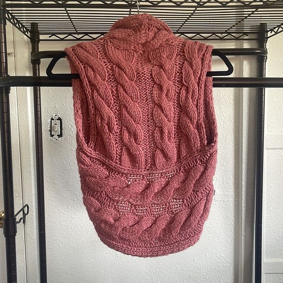 M Do & Be knitted mauve pink vest - Picture 5 of 5